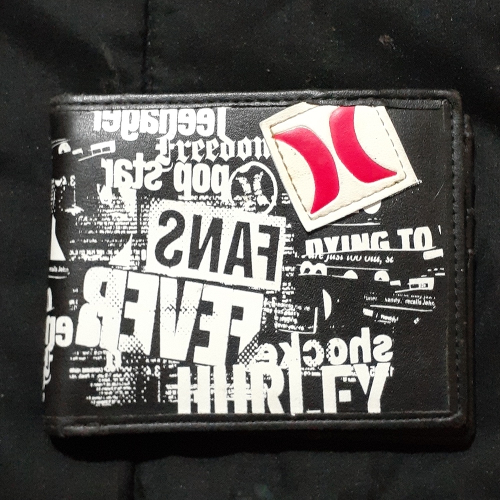 Hurley Wallet - Picture 6 of 9